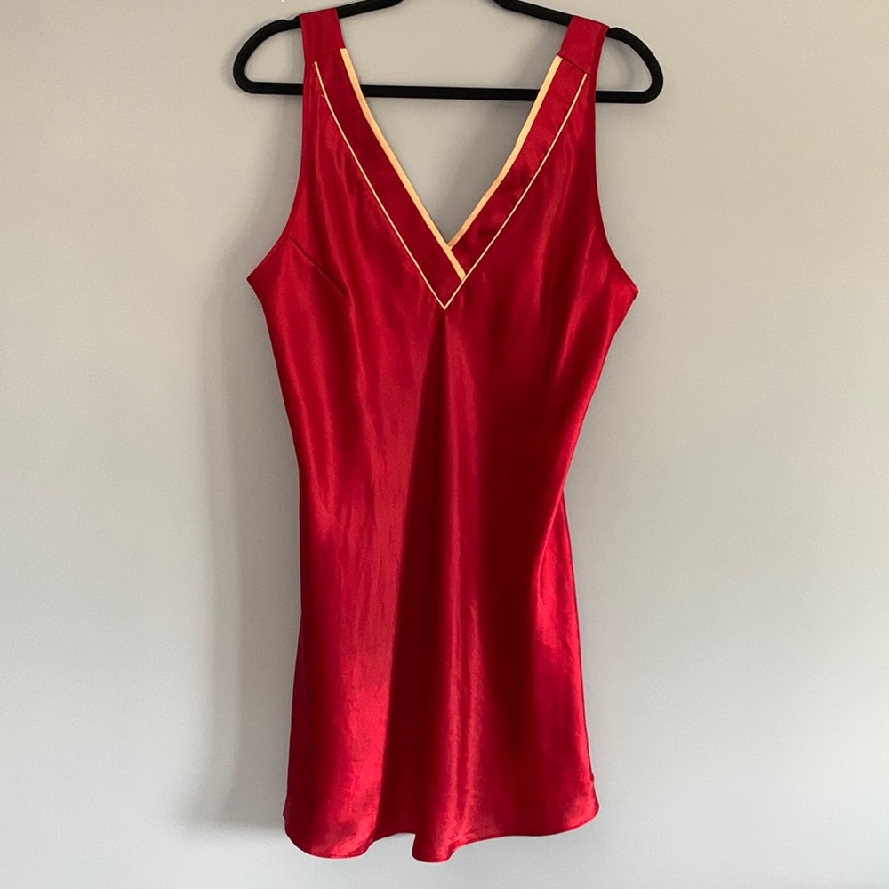 Vintage Jone New York Nightie Silkie Size Large Red W/Tan Trim Pristine Quality